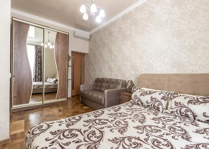 Near Rynok Square On Serbska Street * إلفيف