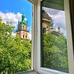Apartment Apartments Near Rynok Square On Serbska Street *