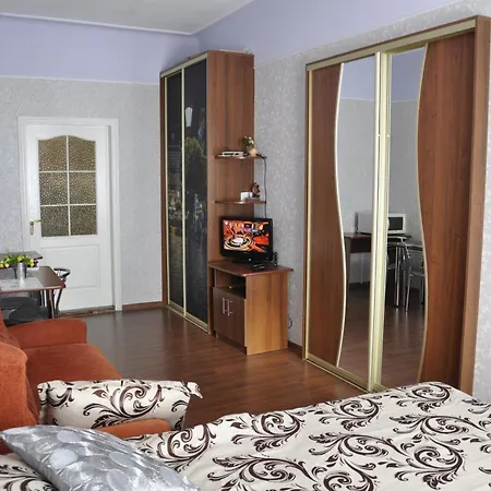 Apartment Near Rynok Square On Staroevreyska Street 아파트 *