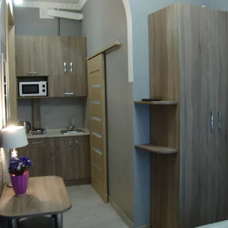 아파트 Apartment Near Rynok Square On Staroevreyska Street 리비프
