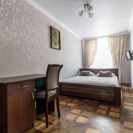 Apartments Near Rynok Square On Serbska Street